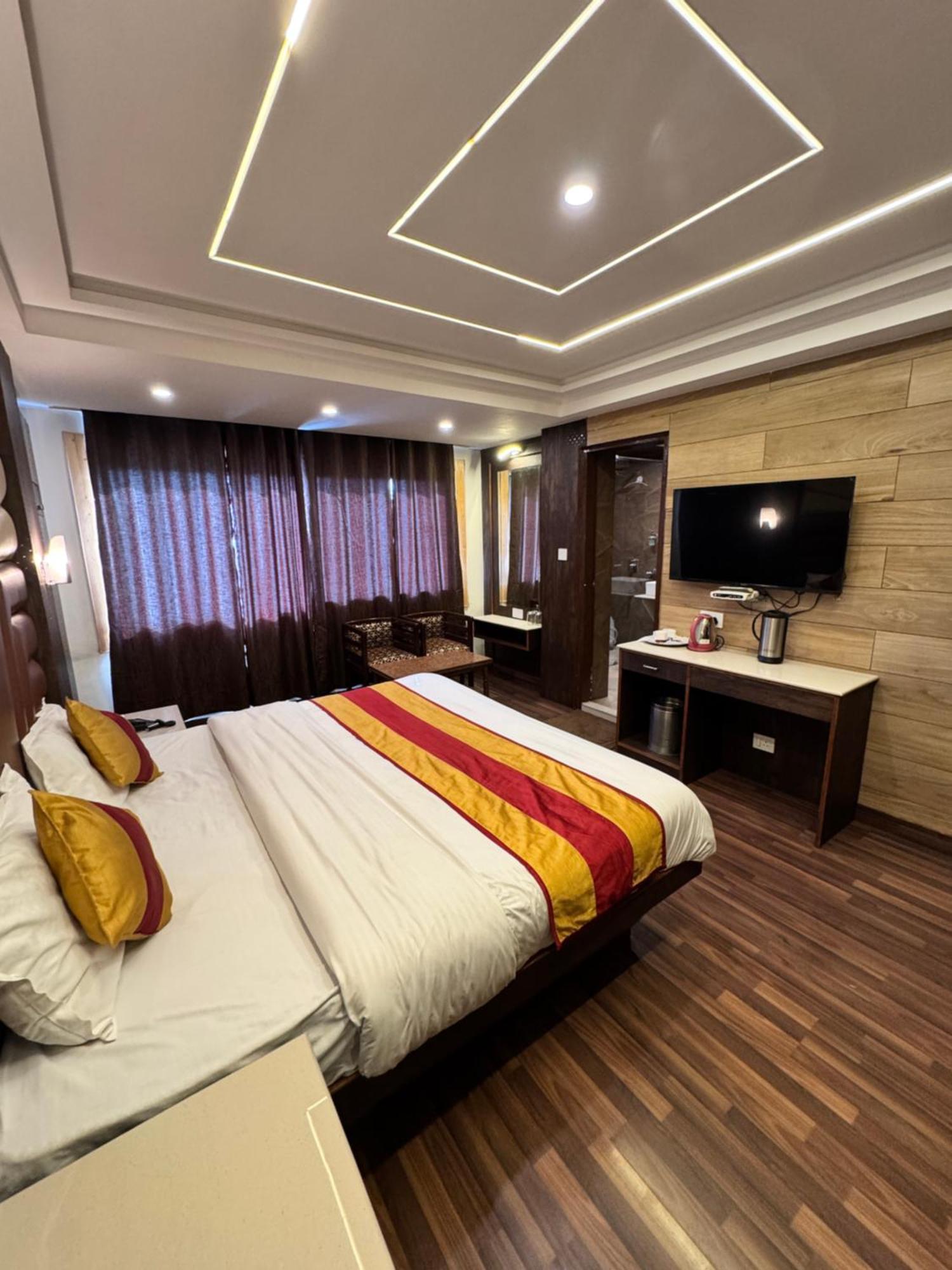 Hotel Victory Since 1979 ชิมลา ภายนอก รูปภาพ